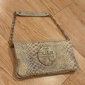 Gold and tan snake skin magnetic purse. So cute!! And light weight